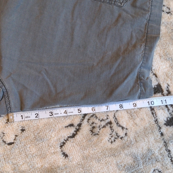 Calvin Klein cargo shorts - Picture 8 of 8